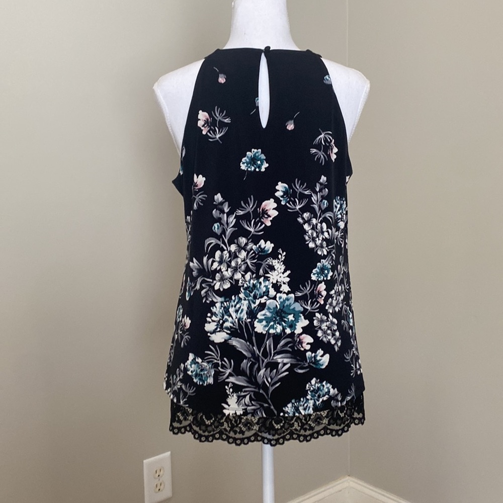 Black Floral Sleeveless Top With High Neck & Lace Hem Detail - Picture 5 of 8